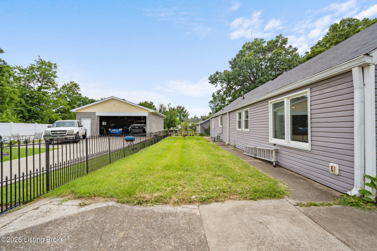 Listing Image 32
