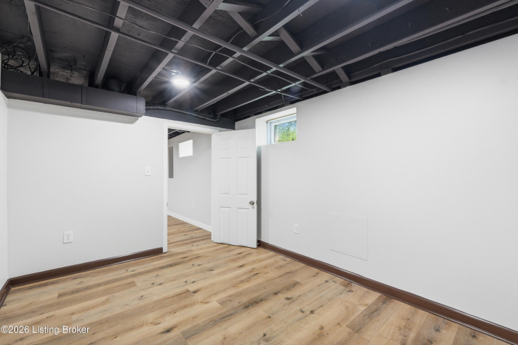 Listing Image 45
