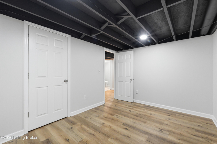 Listing Image 50