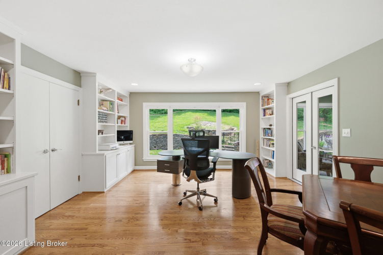 Listing Image 17