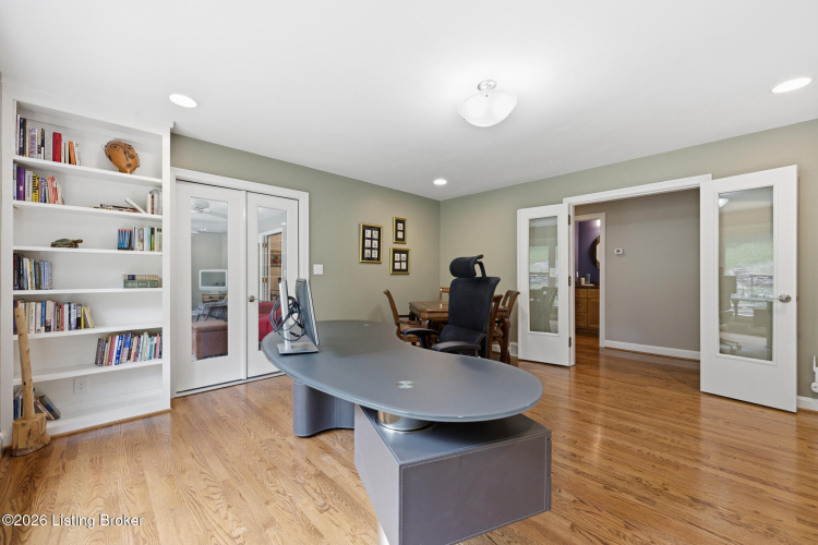 Listing Image 18