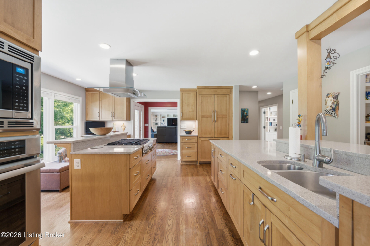 Listing Image 10