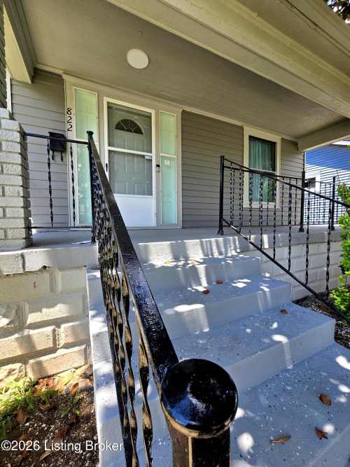 Listing Image 4