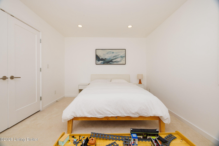 Listing Image 86