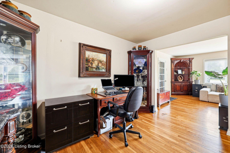 Listing Image 9