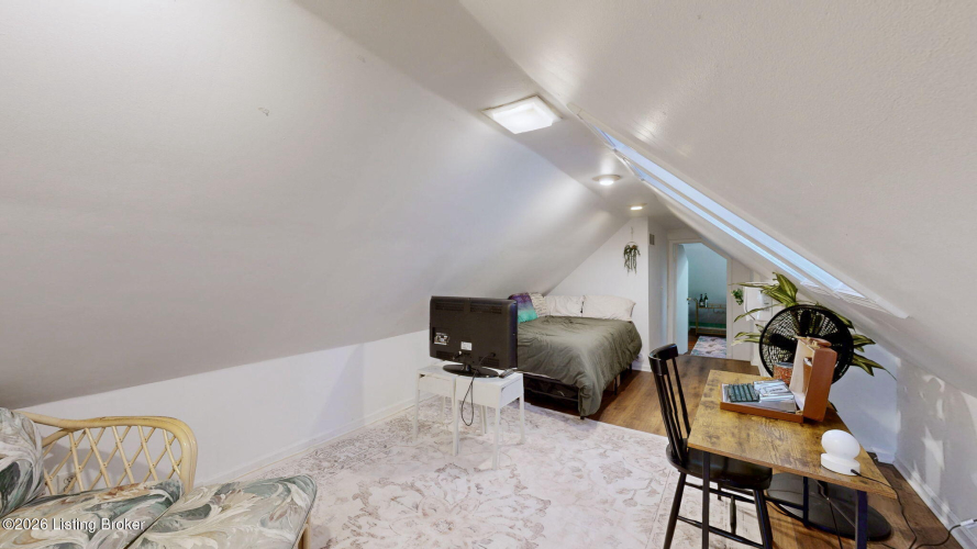 Listing Image 16