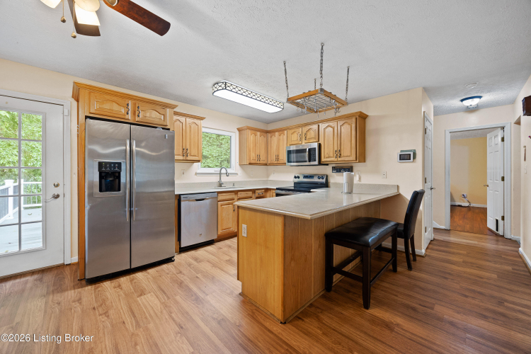 Listing Image 8