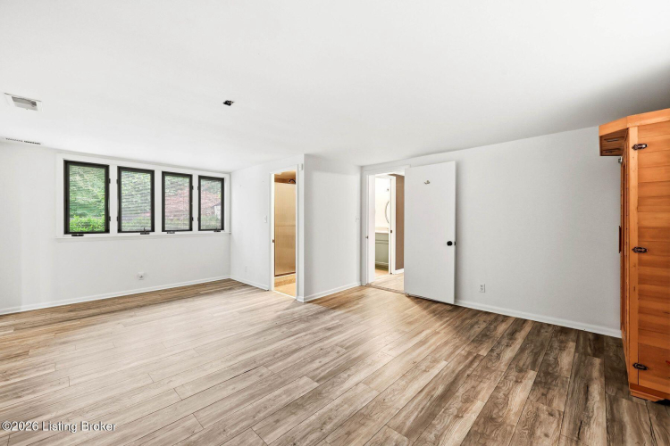 Listing Image 37
