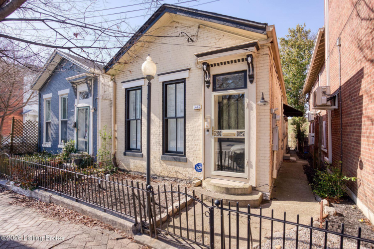Listing Image 3