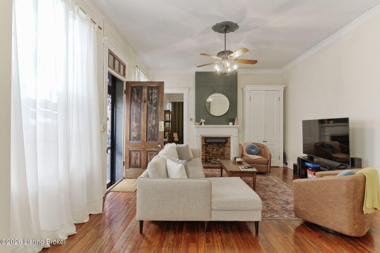 Listing Image 7