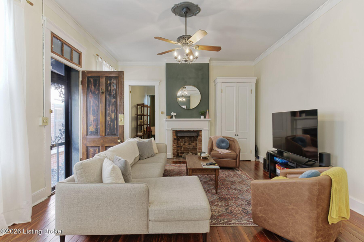 Listing Image 8