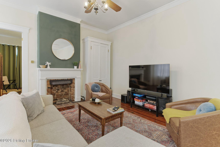 Listing Image 10