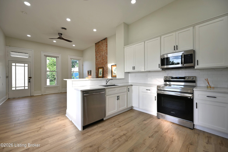 Listing Image 12