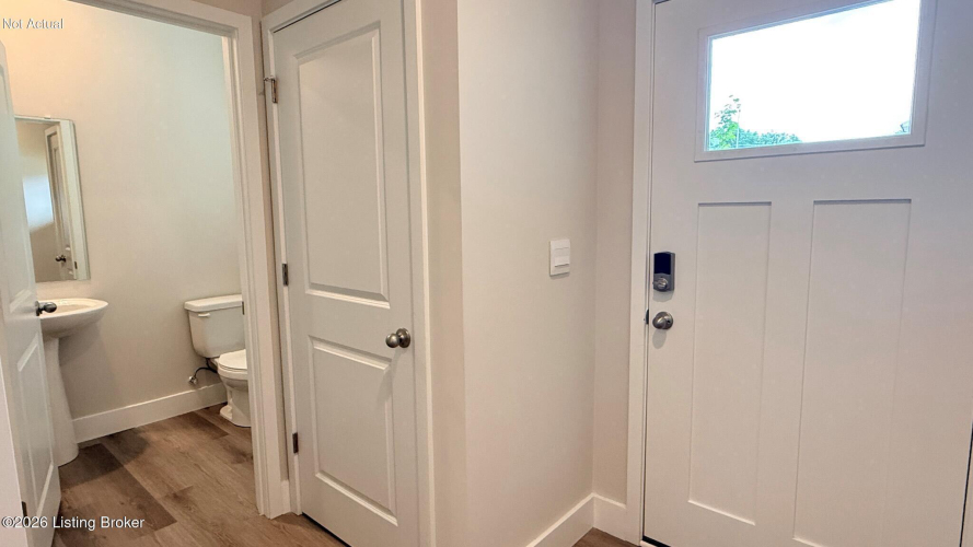 Listing Image 11