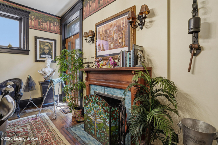 Listing Image 13