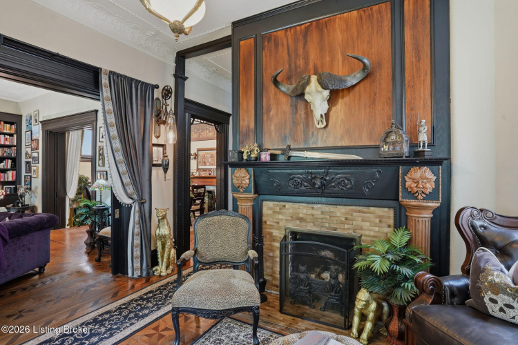 Listing Image 4