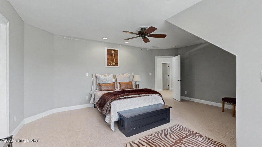 Listing Image 59