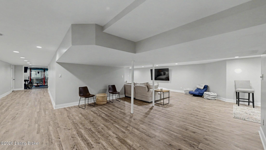 Listing Image 80