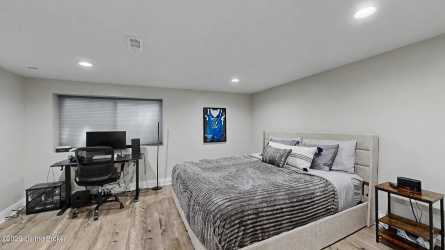 Listing Image 84