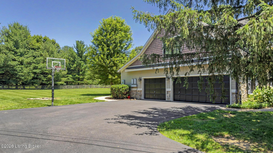 Listing Image 100