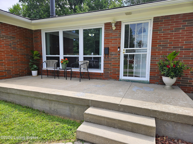 Listing Image 4