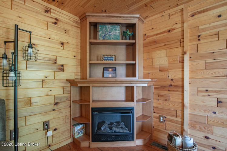 Listing Image 57