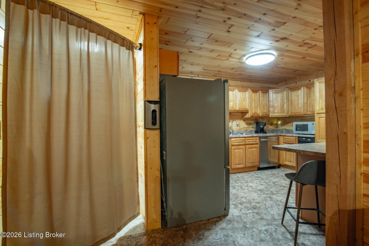 Listing Image 84