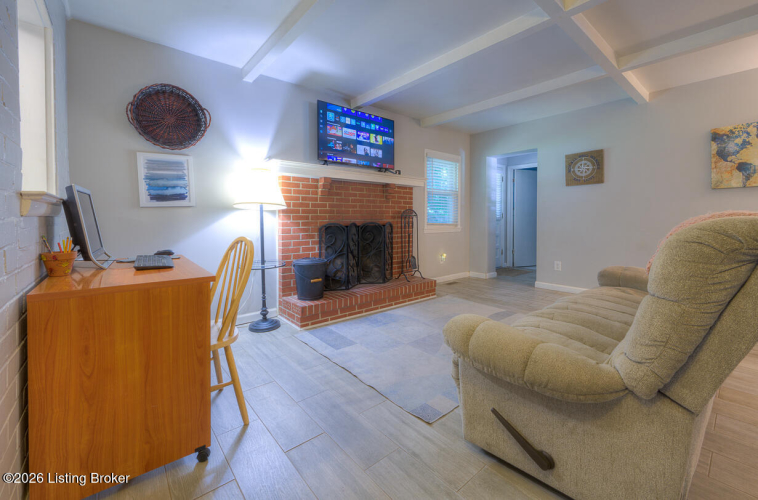 Listing Image 11