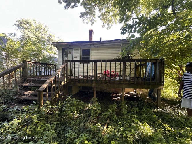Listing Image 4