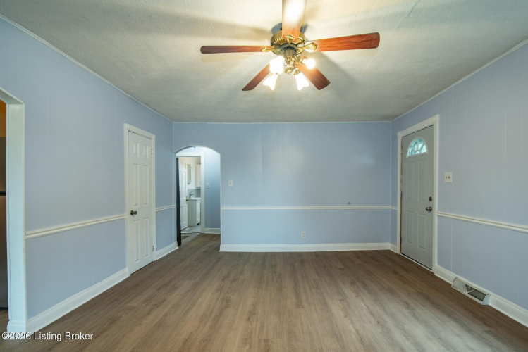 Listing Image 17