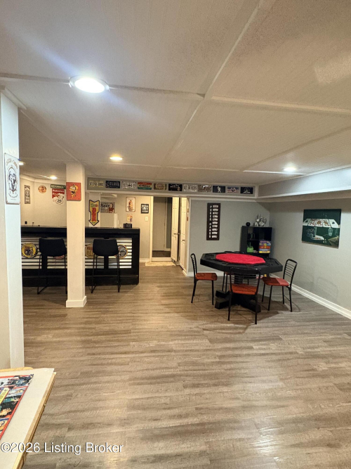 Listing Image 18