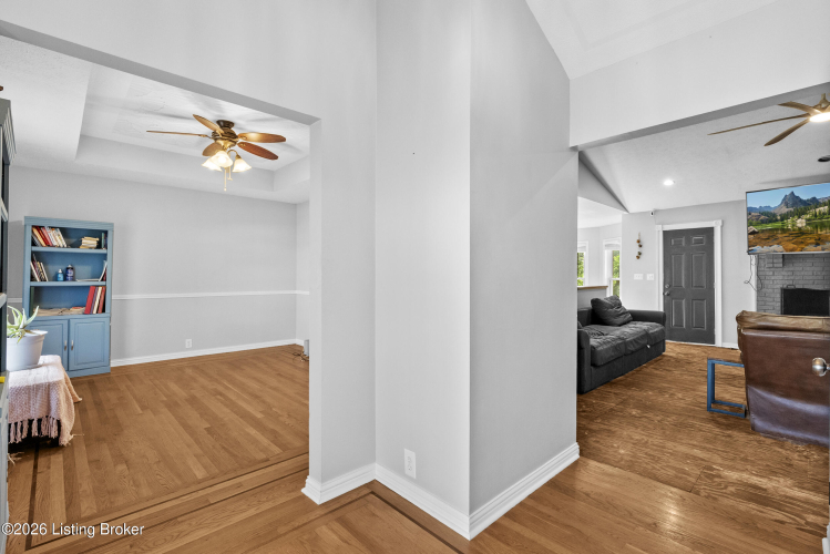 Listing Image 19