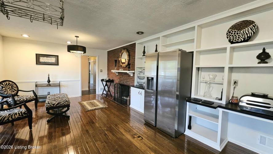Listing Image 20