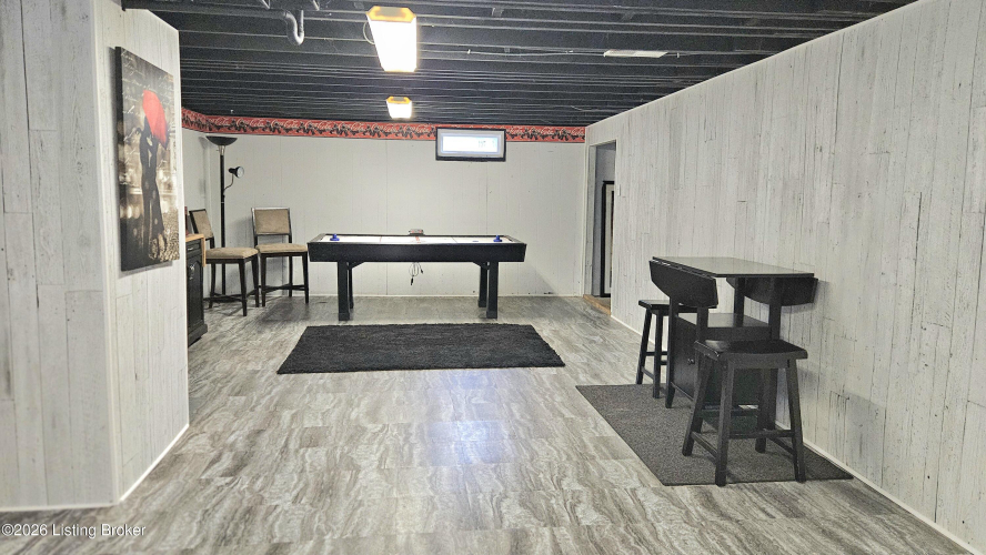 Listing Image 24