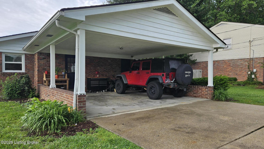 Listing Image 4