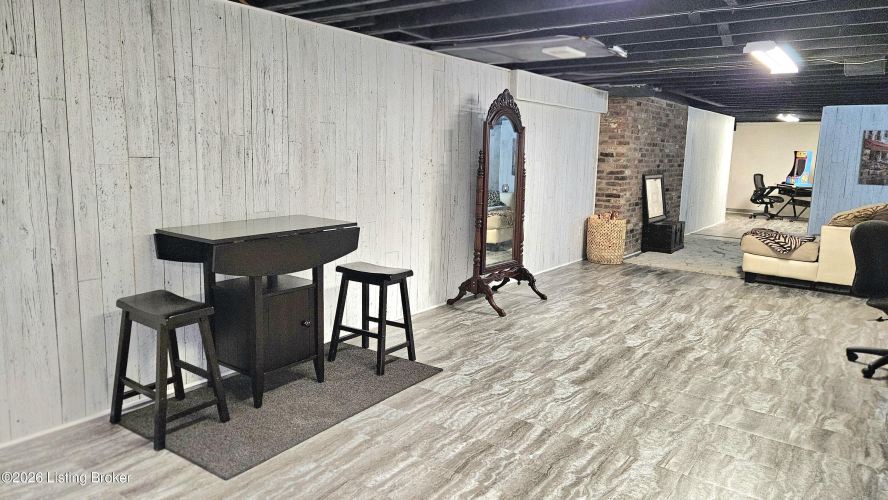 Listing Image 55