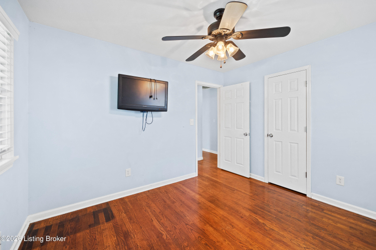 Listing Image 17