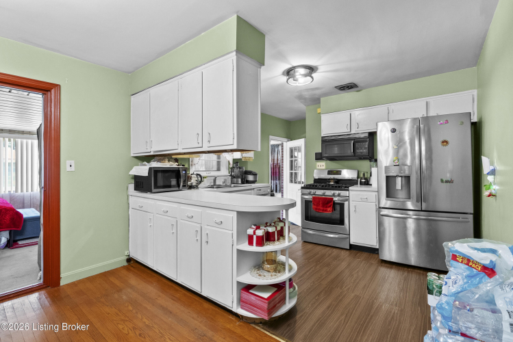 Listing Image 10