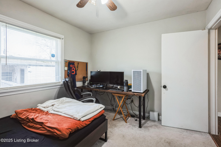 Listing Image 19
