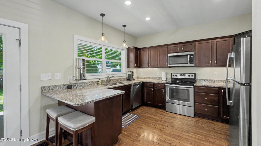 Listing Image 16