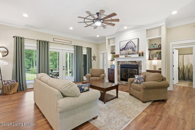 Listing Image 5