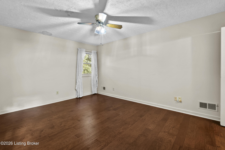 Listing Image 37