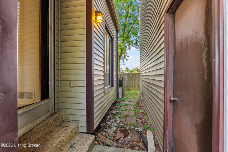 Listing Image 45