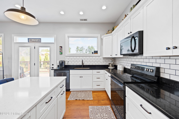 Listing Image 10