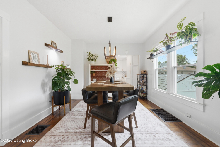 Listing Image 12