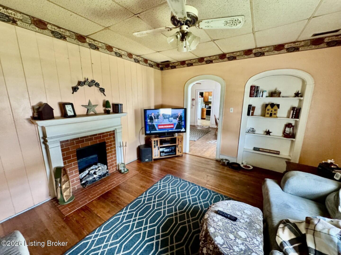 Listing Image 6