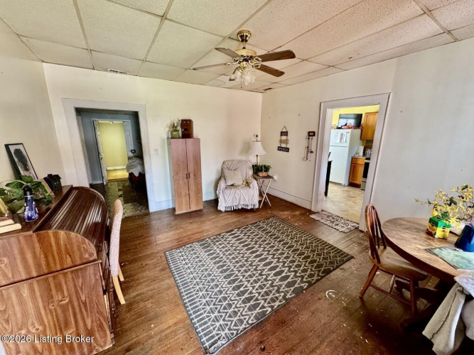 Listing Image 7