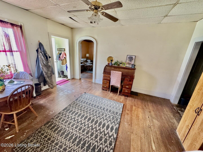 Listing Image 8