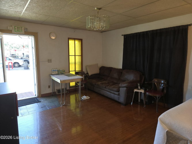 Listing Image 14