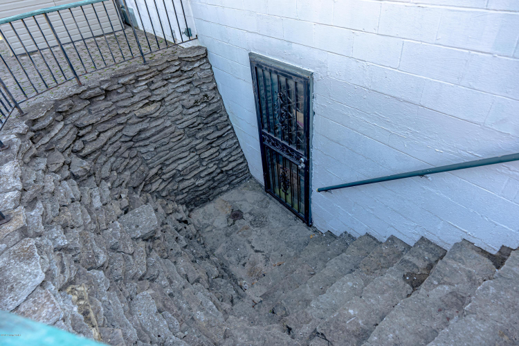 Listing Image 28
